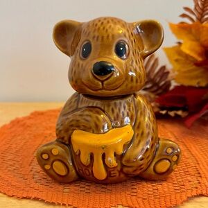 Brown Bear Honey Jar w/indent for Dipper